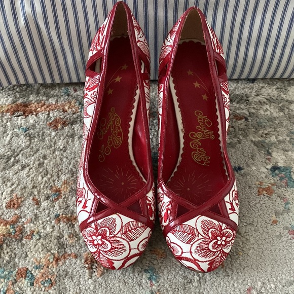 Red Embroidered Heels - Picture 3 of 7